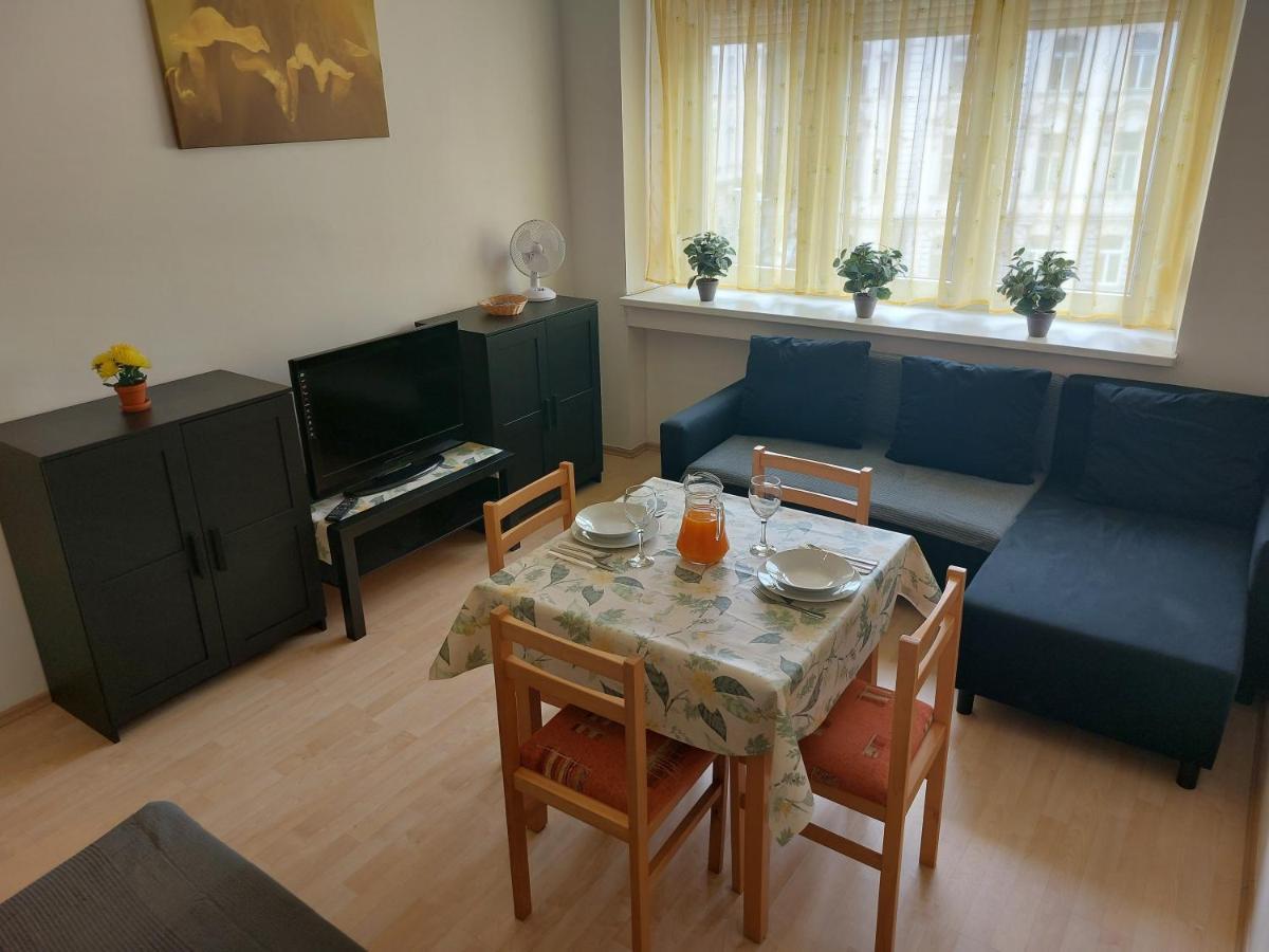 Апартаменты Apartman V Centre Bratislavy Братислава Экстерьер фото